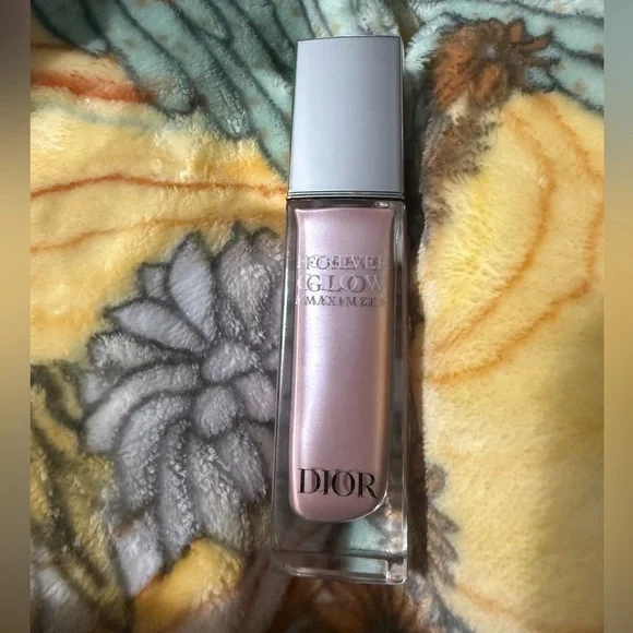 Dior Forever Glow Maximizer Highlighter in Pink - Picture 3 of 5